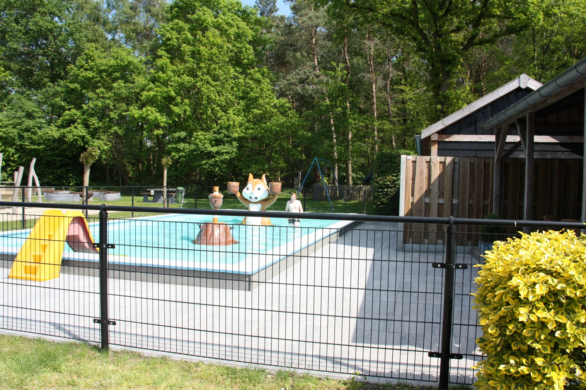 Buitenzwembad_campingtamaring2